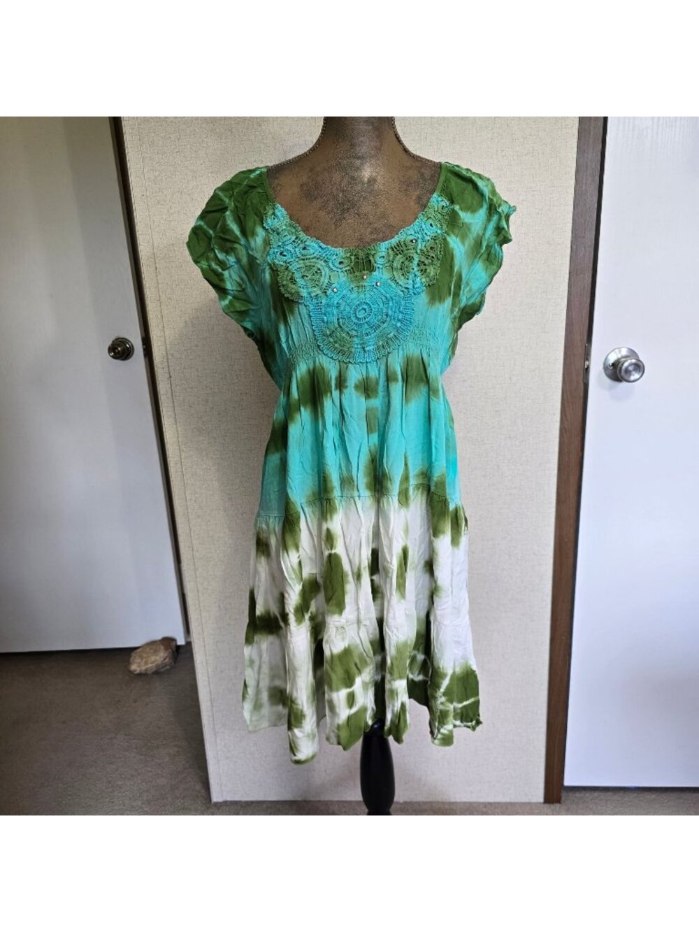 Unity World Wear Large Dress Tie-Dye Green White Rayon Cap Sleeve Crochet Boho